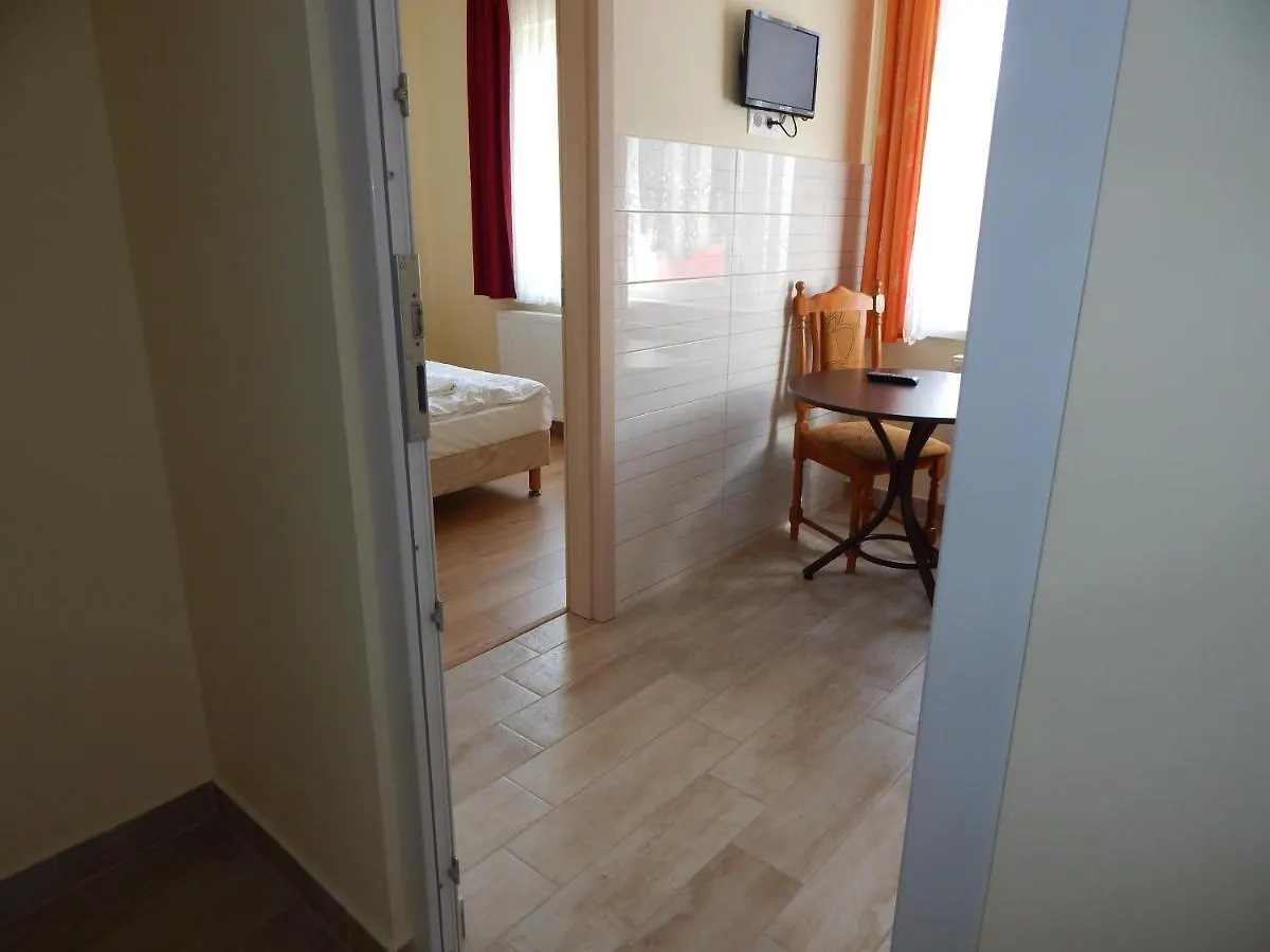 Hajdu Vendeghaz Hotel Hajdúszoboszló Pensiune
